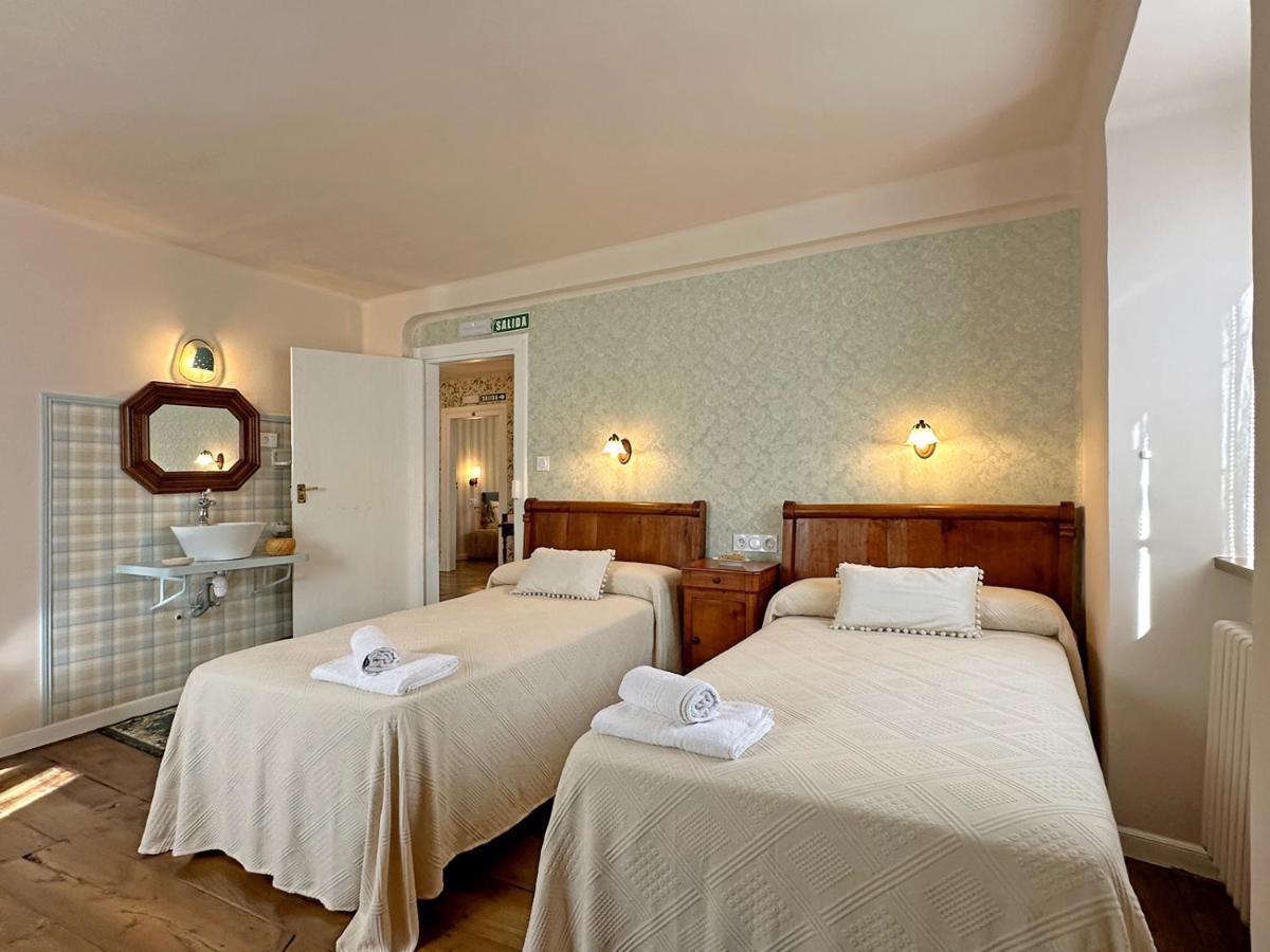 Hotel Etxeale à Valcarlos Extérieur photo